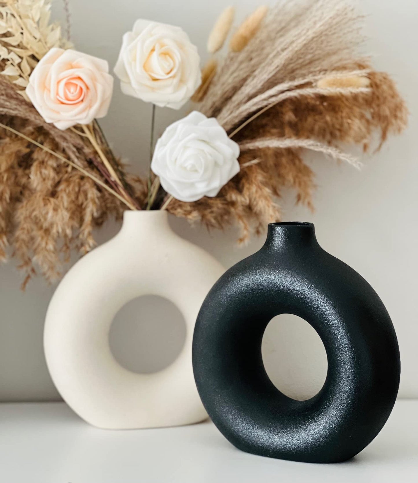 Black Vase for Pampas Grass, Black Living Room Accessories, Black Ornaments, Black Ceramic Donut Vase, Matt Black Round Circle Vase, Black Room Decor, Black Bedroom Accessories, Modern Shelf Decor