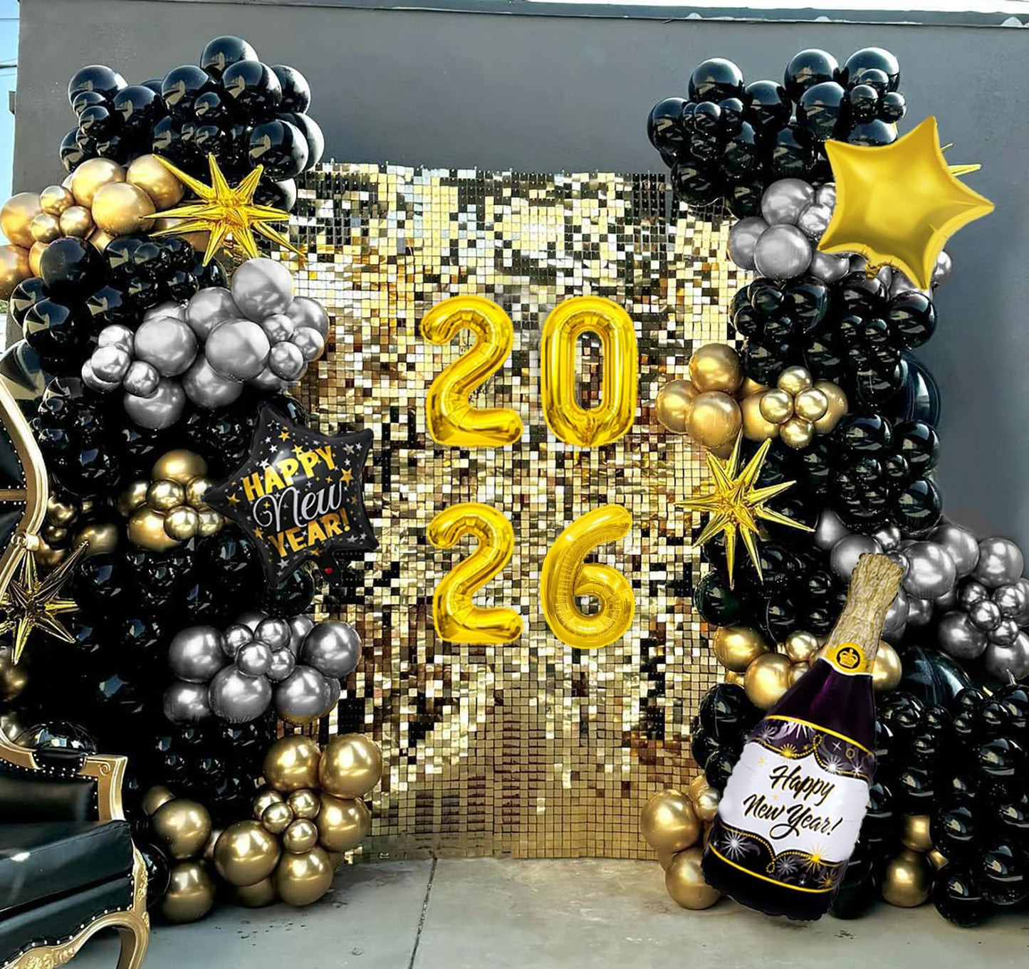 Christmas Balloon Garland Arch Kit, Red Green White Gold Balloons with Large Candy Cane Swirl Foil Balloon for Winter Xmas Party Decorations 164PCS