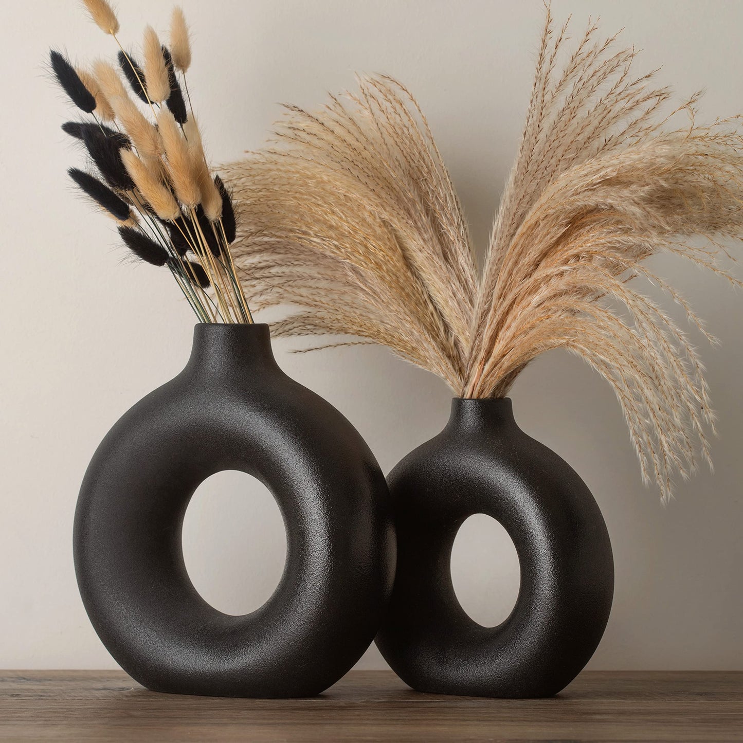 Black Vase for Pampas Grass, Black Living Room Accessories, Black Ornaments, Black Ceramic Donut Vase, Matt Black Round Circle Vase, Black Room Decor, Black Bedroom Accessories, Modern Shelf Decor