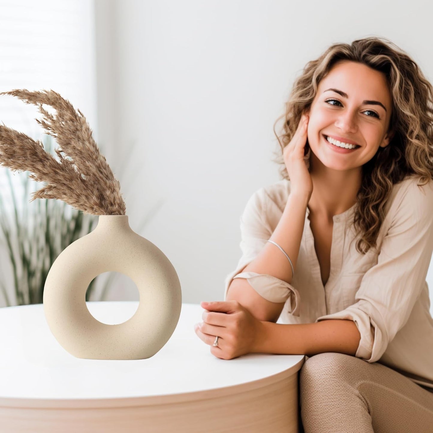 Black Vase for Pampas Grass, Black Living Room Accessories, Black Ornaments, Black Ceramic Donut Vase, Matt Black Round Circle Vase, Black Room Decor, Black Bedroom Accessories, Modern Shelf Decor