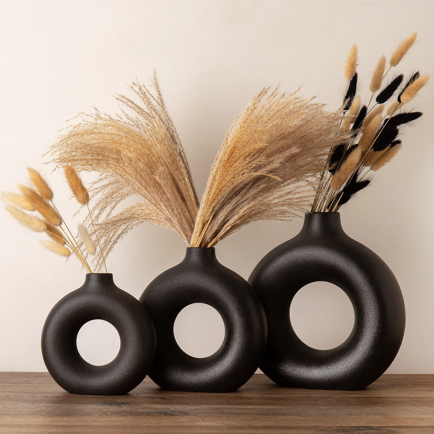 Black Vase for Pampas Grass, Black Living Room Accessories, Black Ornaments, Black Ceramic Donut Vase, Matt Black Round Circle Vase, Black Room Decor, Black Bedroom Accessories, Modern Shelf Decor
